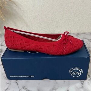 White Mountain - Women’s Red Flats Size 11